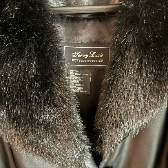 Terry Lewis Classic Luxuries coat - Picture 5 of 7